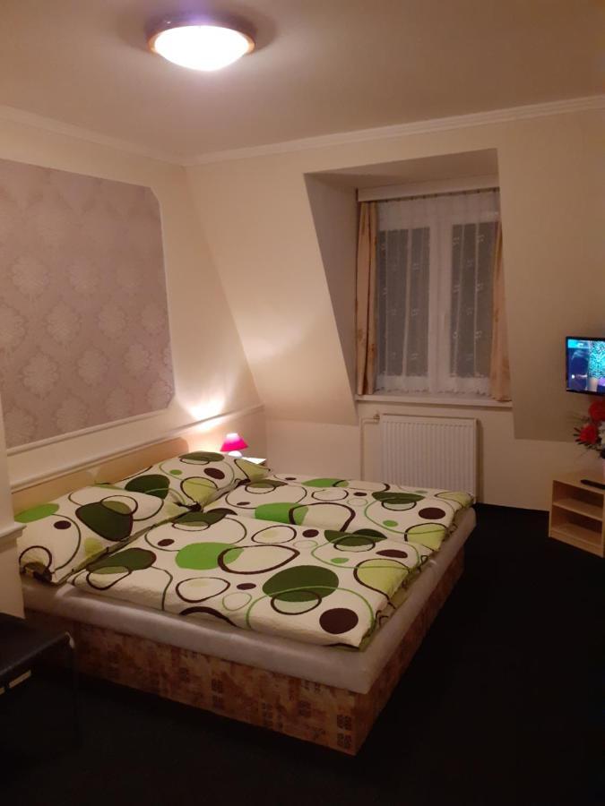 Pension Velicky Zamocek Hotell Poprad Exteriör bild